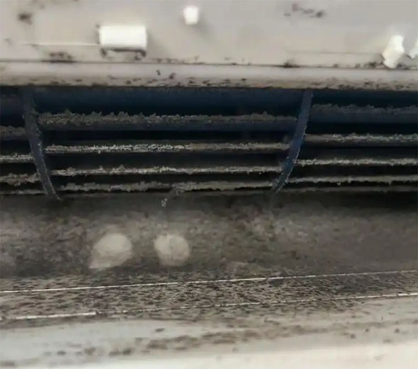 大通空调吹的风有股烧焦味是怎么回事